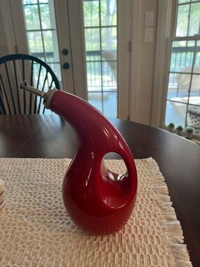 Rachael Ray Red Oil Pourer Bottle with Ergonomic Loop Handle